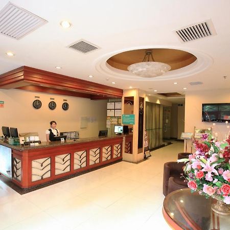 Greentree Inn Shanghai Dongming Road Subway Station Express Hotel 외부 사진
