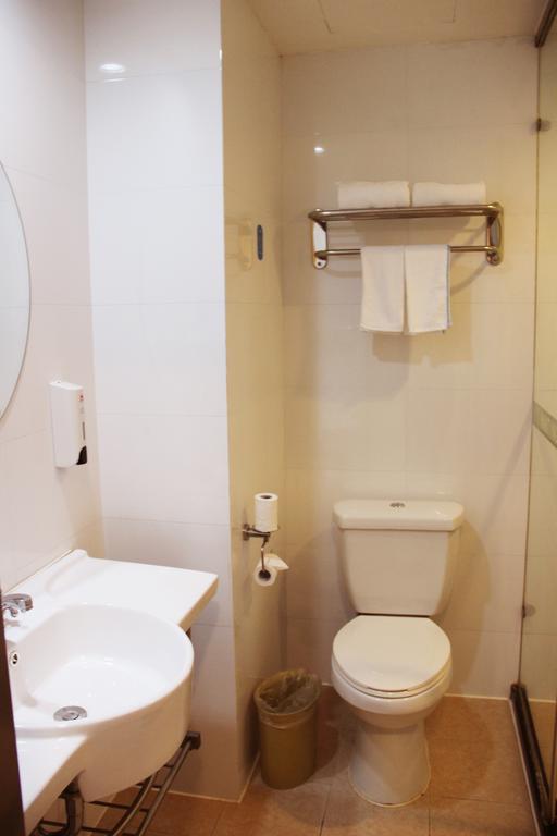 Greentree Inn Shanghai Dongming Road Subway Station Express Hotel 외부 사진