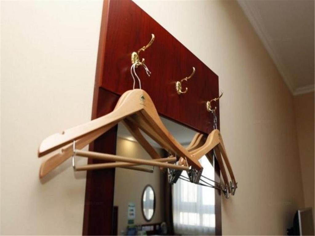 Greentree Inn Shanghai Dongming Road Subway Station Express Hotel 외부 사진