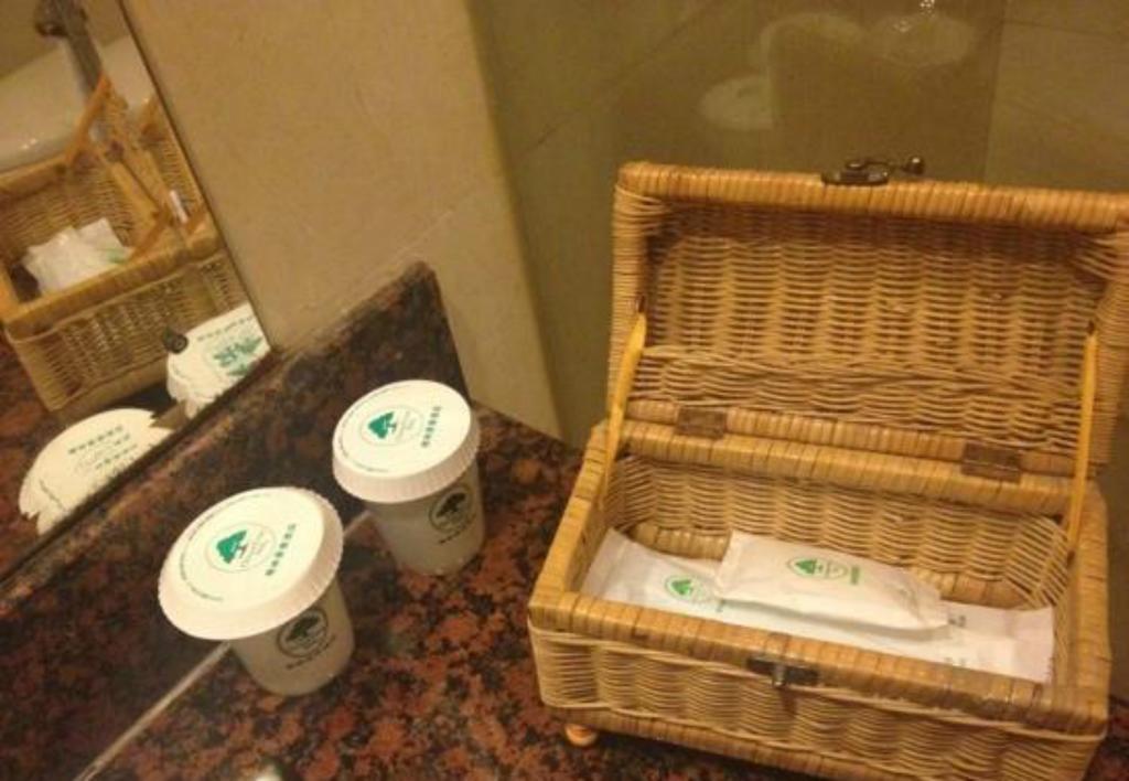 Greentree Inn Shanghai Dongming Road Subway Station Express Hotel 외부 사진