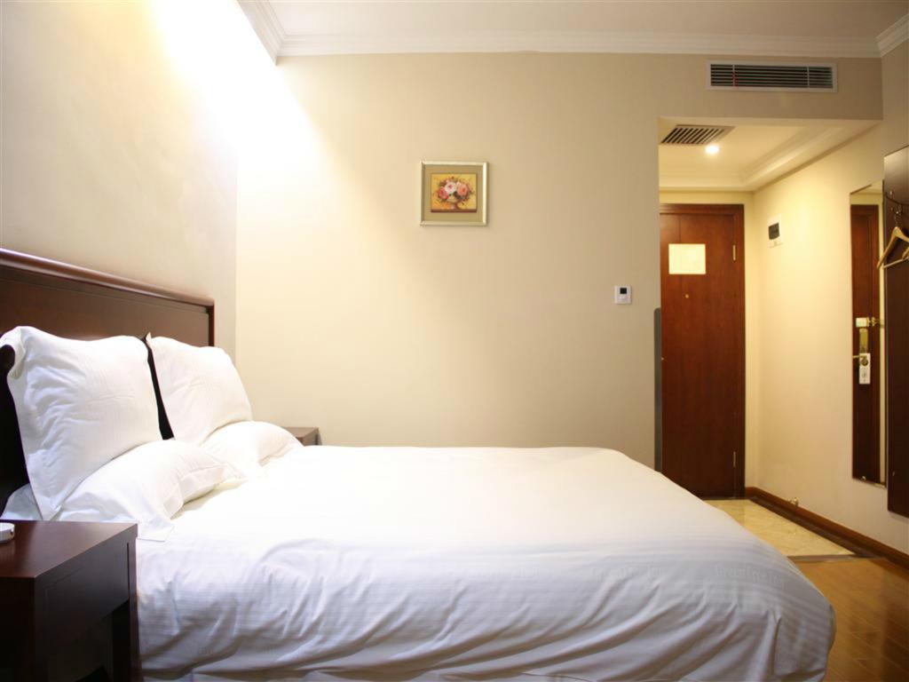 Greentree Inn Shanghai Dongming Road Subway Station Express Hotel 외부 사진